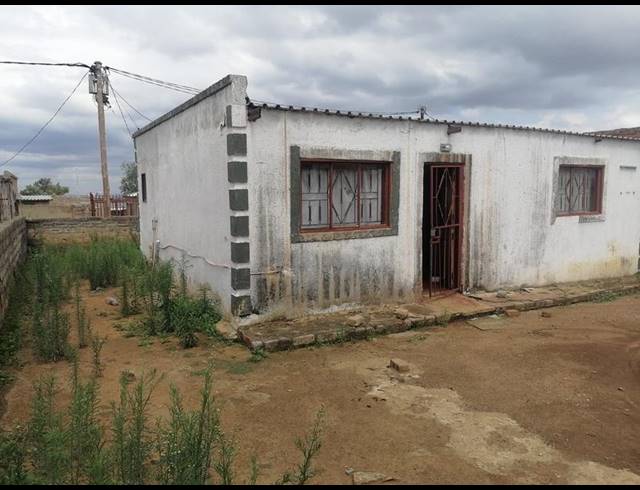 2 BEDROOM HOUSE FOR SALE IN LOTUS GARDENS